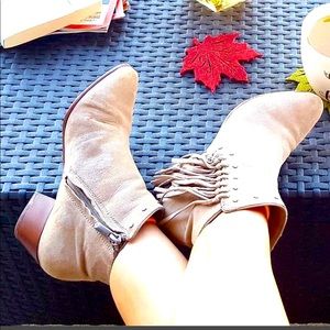 4M Sam Edelman Bootie in Excellent Condition